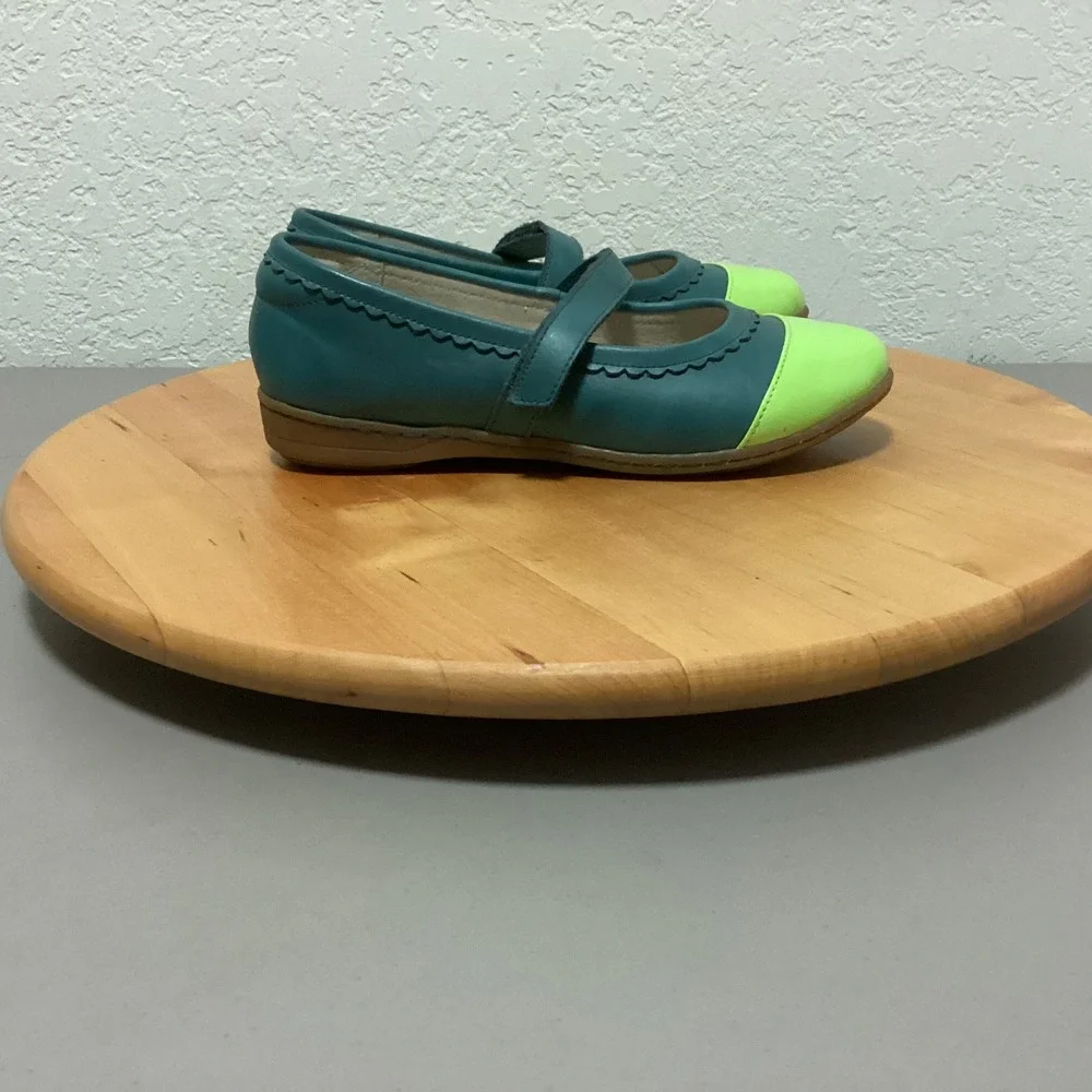 LIVIE & LUCA Teal Neon Green Patent Toe Strap Mary Jane Shoes Kids‎ Size 1